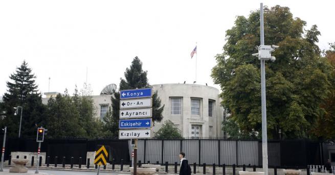 Неизвестни лица стреляха по посолството на Съединените американски щати в