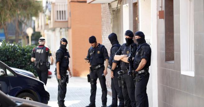 Психолози помагат на полицаите в Каталуния след нападението 29-годишен алжирец
