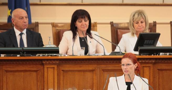 Заместник председателят на Комисията за финансов надзор Ралица Агайн представи мотивите