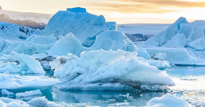 Дебел морски лед в най студените райони на Арктика започна да