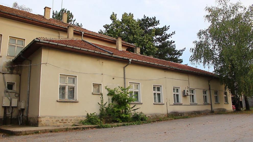  Средствата за лечебното заведение са обезпечени със заем. 