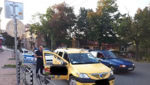нелегални таксита