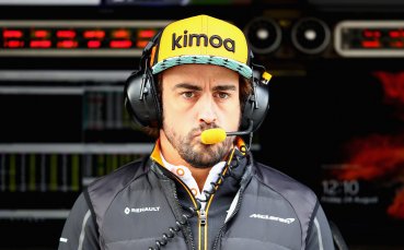 Шефът на Ред Бул иронизира Фернандо Алонсо