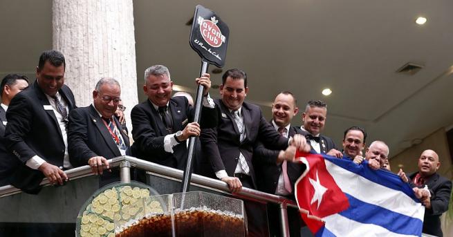 Барманив Хавана забъркаха най големия коктейл Куба либре в историята на