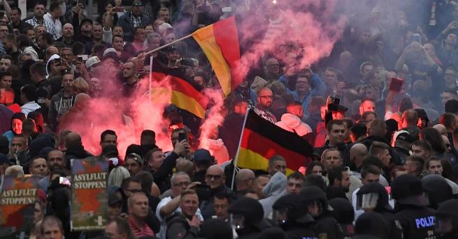 Контрадемонстранти спряха шествие на крайната десница в източния германски град