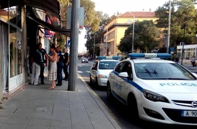 Нападението е извършено към 18.30 часа днес, съобщиха очевидци пред „Дарик”- Бургас.