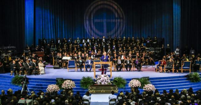 Бил Клинтън Хилари Клинтън кметът на Детройт Майк Дъган Тайлър