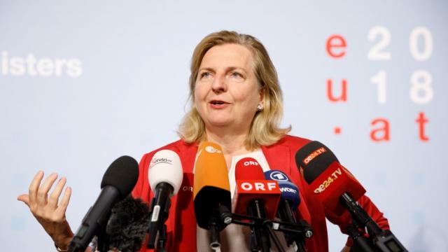 Австрийската външна министърка отново се развихри