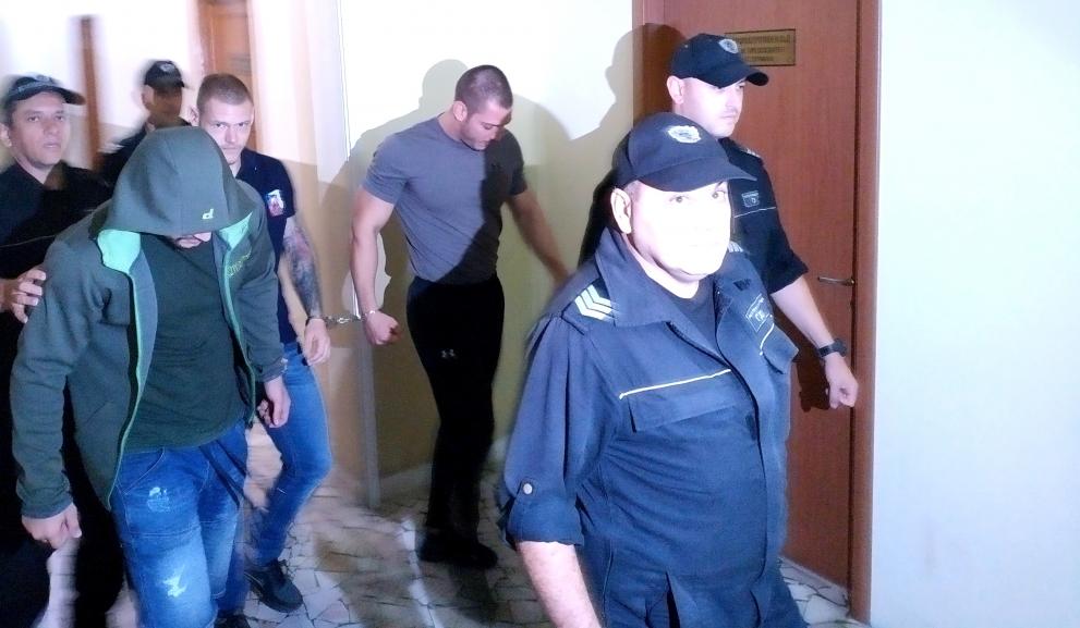Петър Ганев, Георги Карчев и Димитър Колев бяха доведени под конвой в Съдебната палата.
