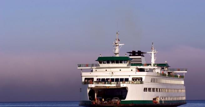 Стачка за 24 часа обявиха работниците в гръцките фериботи съобщава