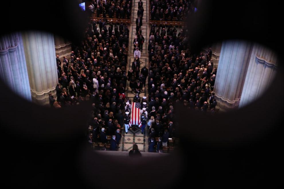  Джон Маккейн 