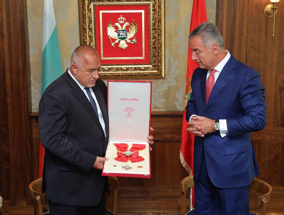  Бойко Борисов бе награден с медал Черна гора с лента от президента на страната Мило Джуканович 
