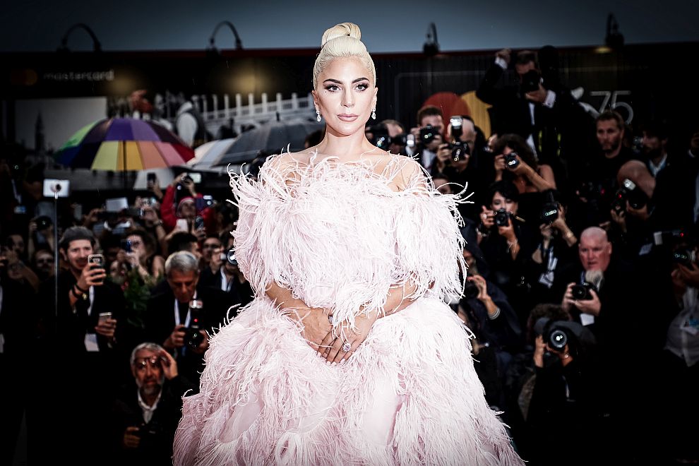 Лейди Гага е като принцеса от приказките в рокля на Valentino