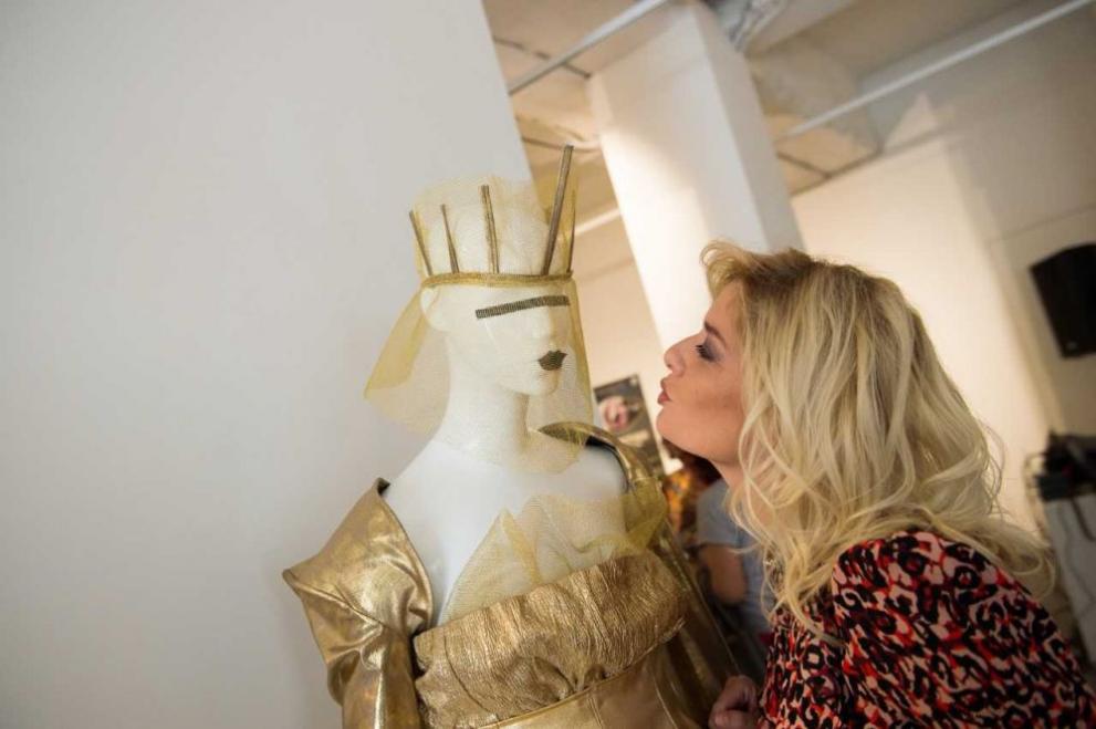  Алекс Сърчаджиева 