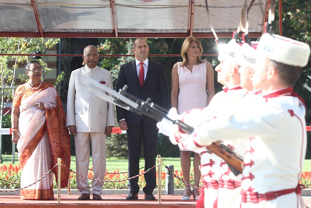Семейство Радеви посрещнаха индийския държавен глава и съпругата му