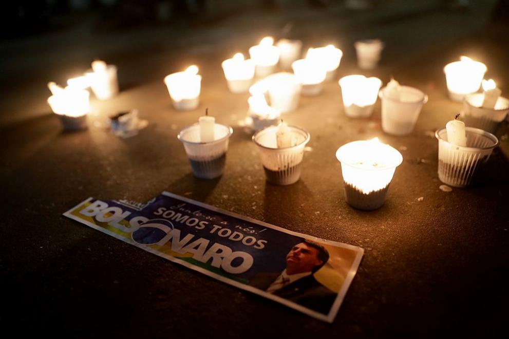 Всички привърженици на Жаир Болсонаро се молят за неговото възстановяване