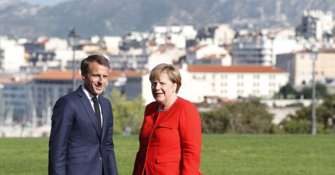 Френският президент Еманюел Макрон посрещна германския канцлер Ангела Меркел в