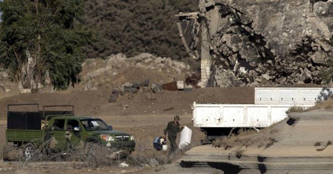 Руски самолети и лоялни към сирийското правителство сили бомбардираха провинция