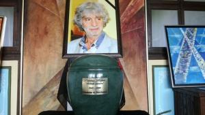 Никола Манев поклонение