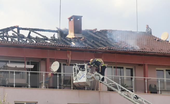Пожар тръгна от китайски ресторант в блок в Студентски град