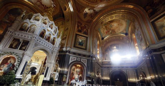 Руската православна църква обяви че къса част от връзките си