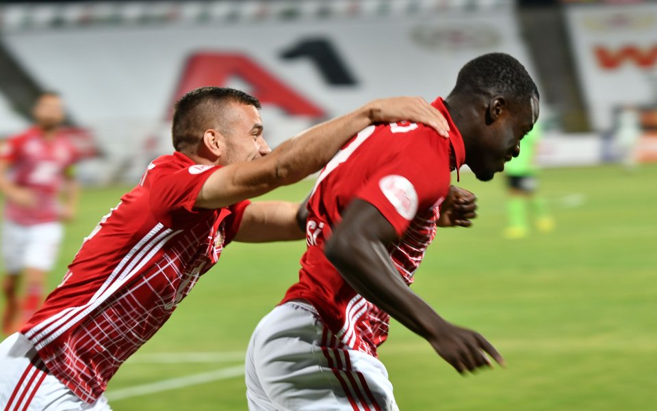 Информациите, че крилото на ЦСКА Едвин Джеси е бил харесан