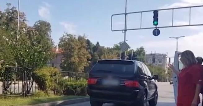 Шофьорът който жена обвини че я е ударил на пътя