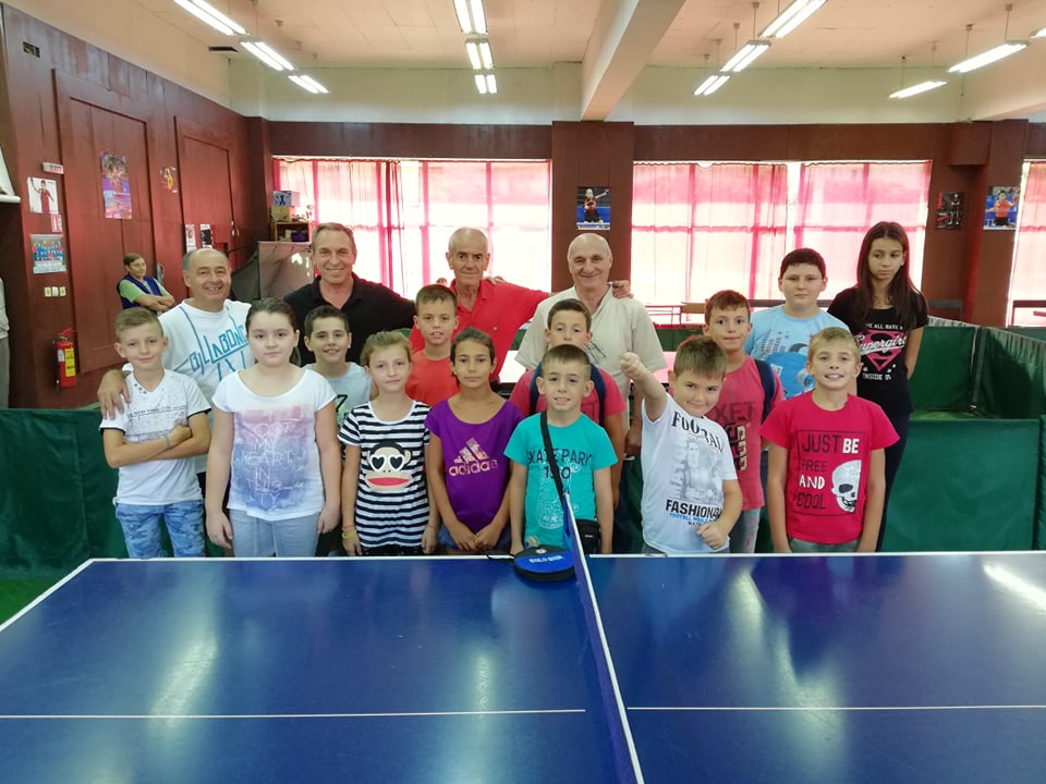 Топ специалисти в тениса на маса с децата от кюстендилския клуб
