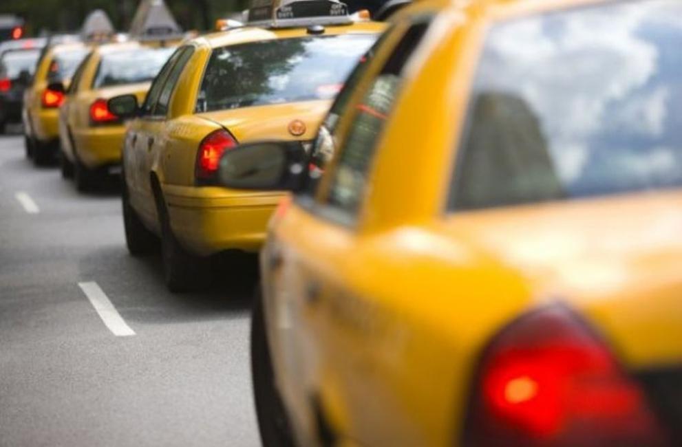Представители на таксиметровия бранш в Бургас настояват да им бъде