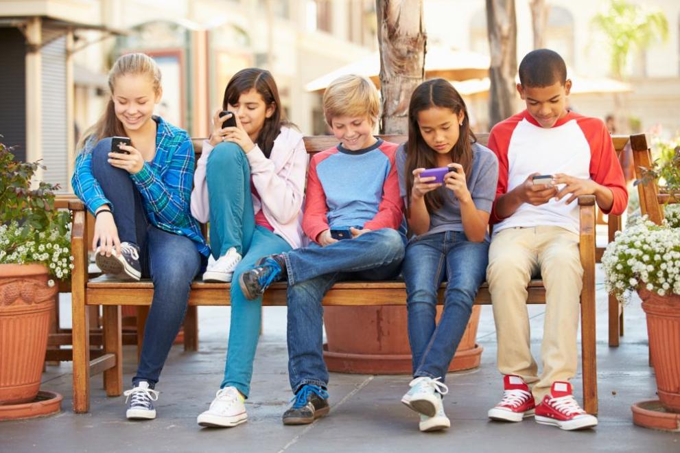 Най-използваната платформа от тийнейджърите в САЩ е SnapChat, следвана от Instagram и Facebook
 