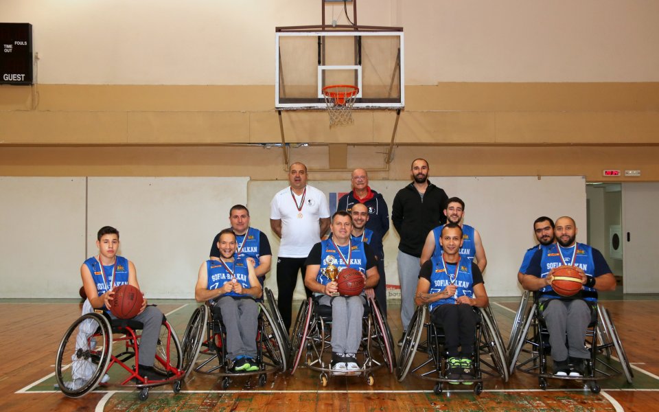 Солиден спонсор застана зад баскетболен отбор за инвалиди