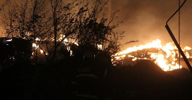 Голям горски пожар избухна късно снощи във вторник край Благоевград
