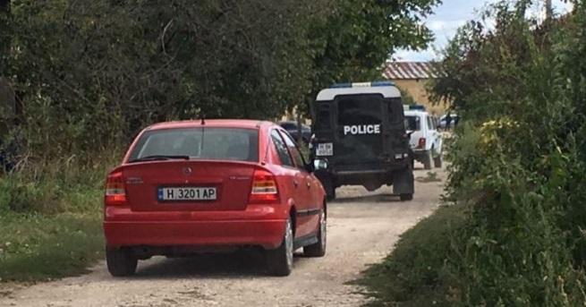 Четири трупа бяха намерени в къща в град Каспичан, съобщи
