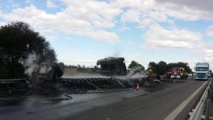 изгорели камиони