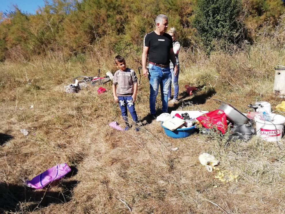  Акция по срутване на противозаконни постройки тече сега в ромския квартал Изток в Кюстендил 