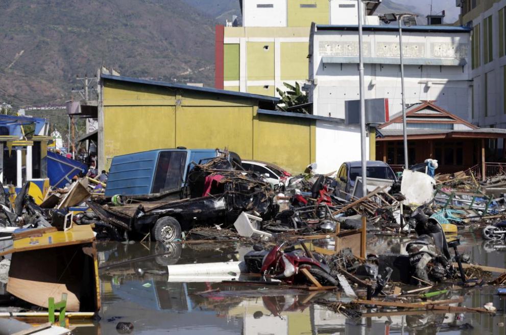  Жертвите след трусовете и цунамито в Индонезия станаха над 800 