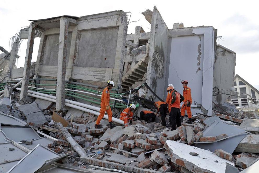 Индонезия щети земетресение