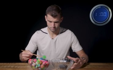 Добър ли е с клечки за хранене Григор Димитров?