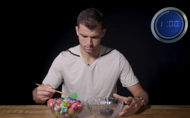 Добър ли е с клечки за хранене Григор Димитров?