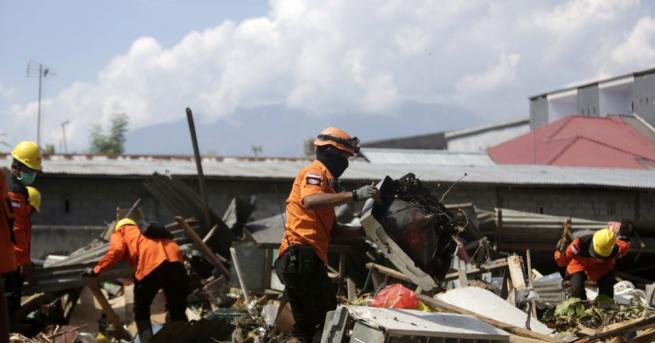 Според индонезийската агенция за борба с природните бедствия броят на