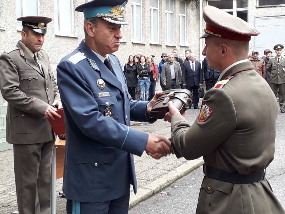 Курсантите спасили жената от удавяне