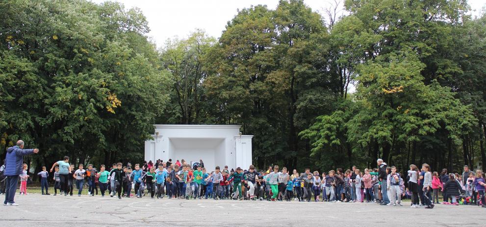 525 млади спортисти стартираха учебната година в УСШ