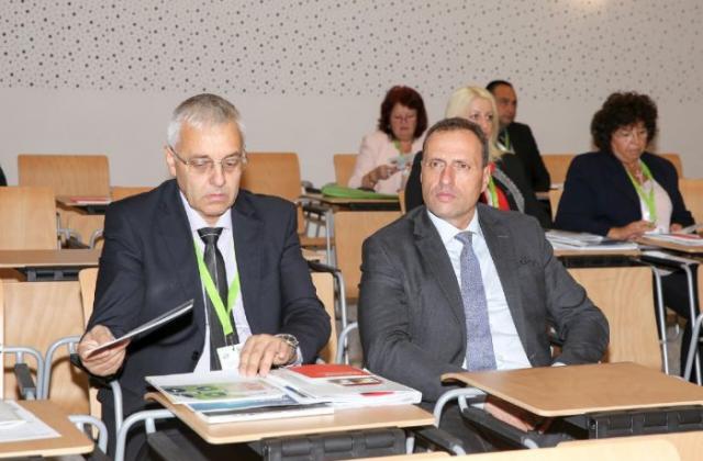 Кметът на Банско дискутира проблемите на общините на форум в Албена