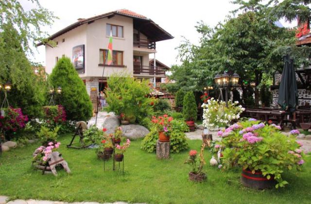 Наградиха собствениците на най-красивите градини в Банско