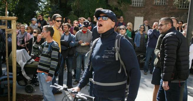 Протестиращи излязоха пред Столична община Около 150 души се събраха