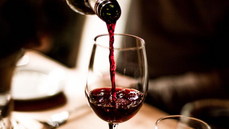  5 изгоди за здравето от аленото вино 