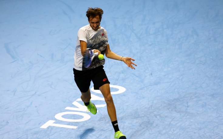 Квалификантът Медведев обърка домашното парти на Нишикори и вдигна трофея