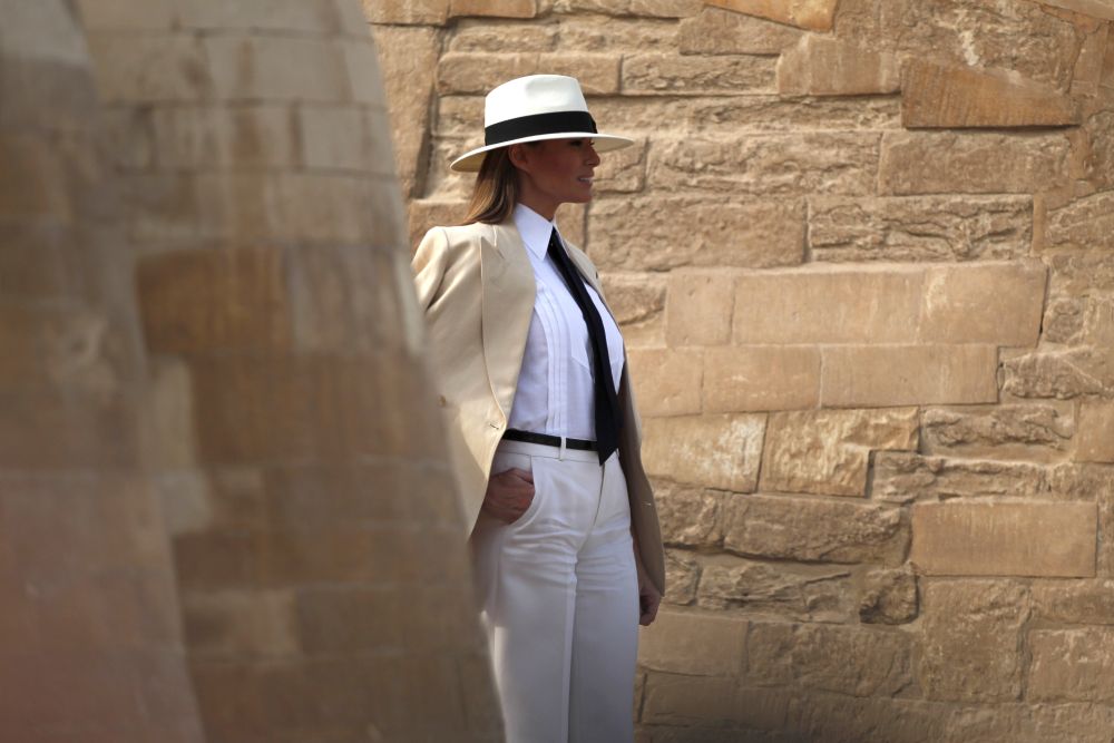 Мелания Тръмп с удоволствие разгледа пирамидите в Гиза.