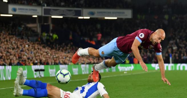 Съдията на мача от Английската Висша лига между отборите на