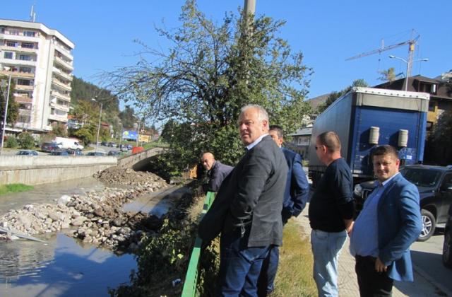 Разчистване на корита